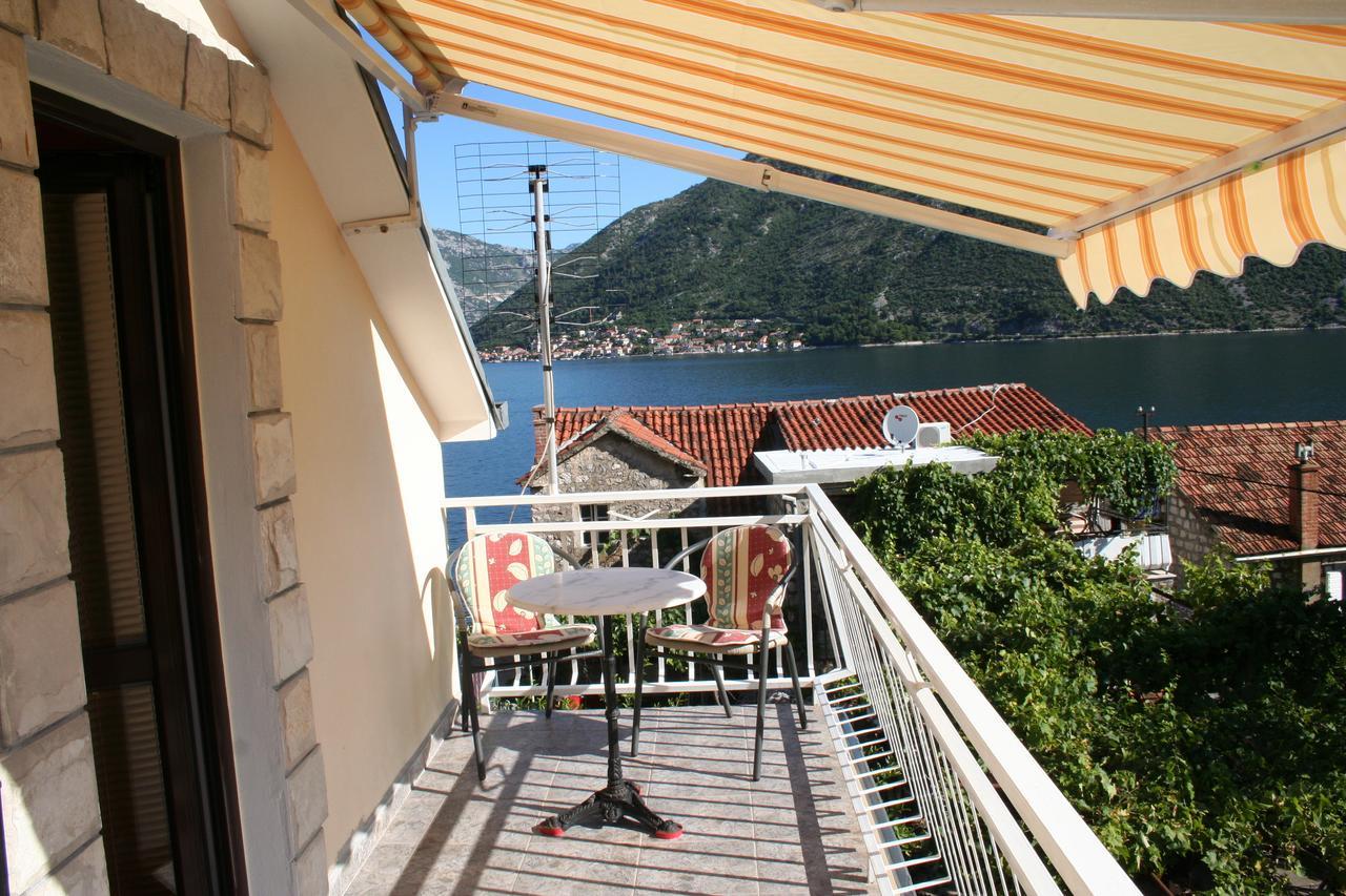 Apartments Penovic Kotor Exteriör bild